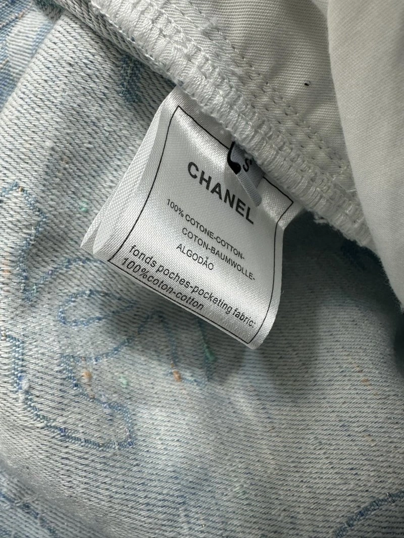 Bold Chanel Jeans 108183