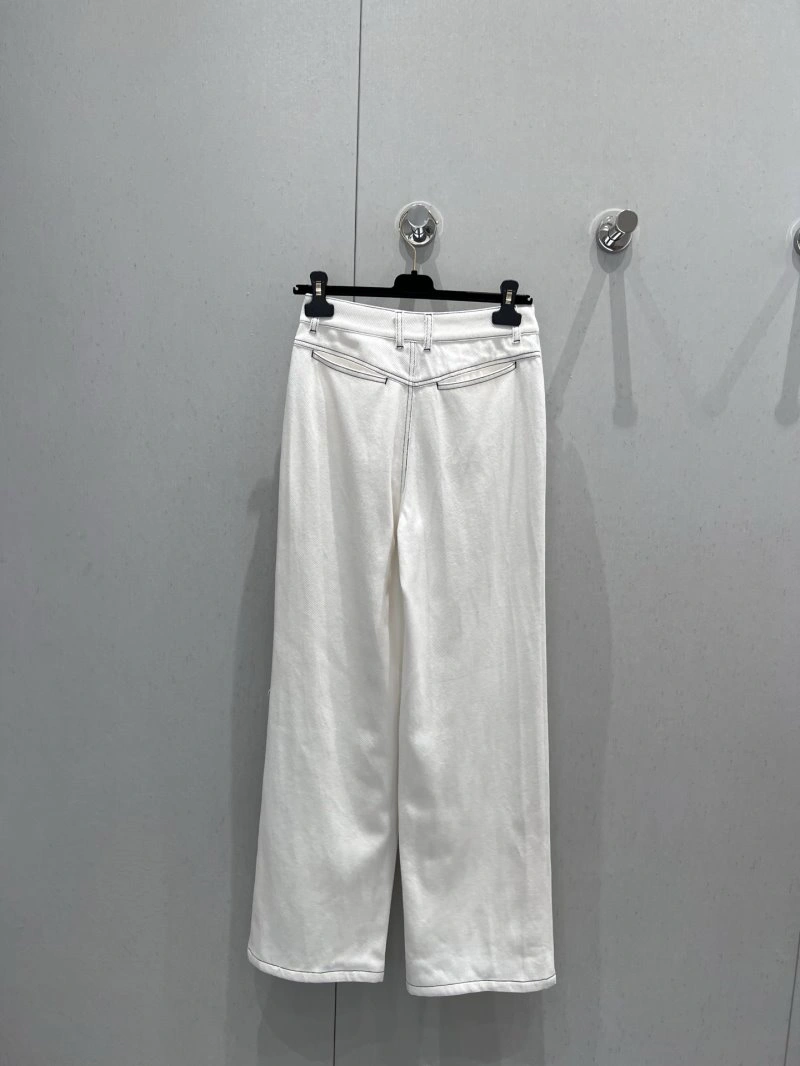 Packable Chanel Jeans 108181