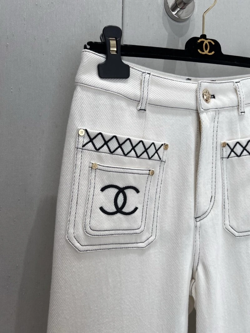 Packable Chanel Jeans 108181