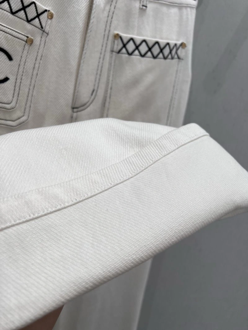 Packable Chanel Jeans 108181