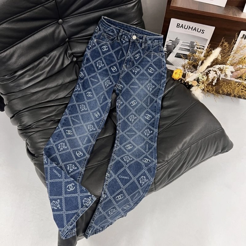 Resilient Chanel Jeans 109861