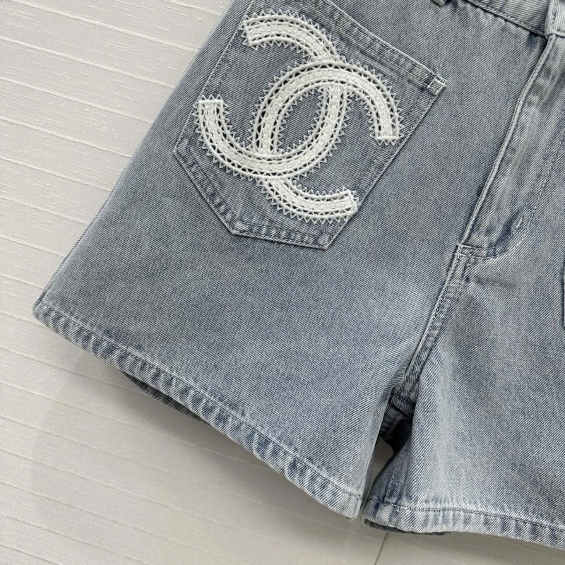 Sustainable Chanel Jeans 109868