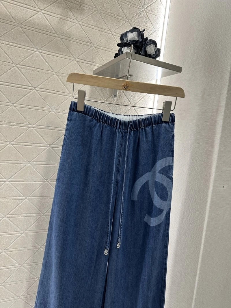 Vibrant Chanel Jeans 109827