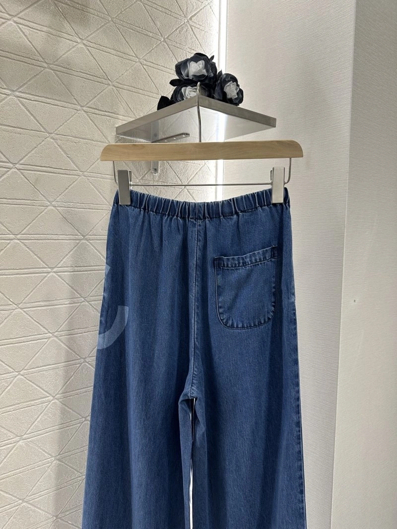 Vibrant Chanel Jeans 109827