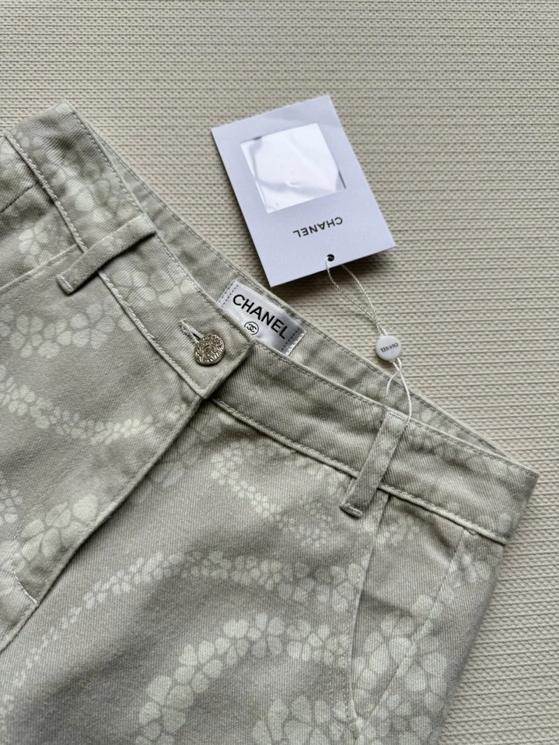 EyeCatching Chanel Jeans 109834