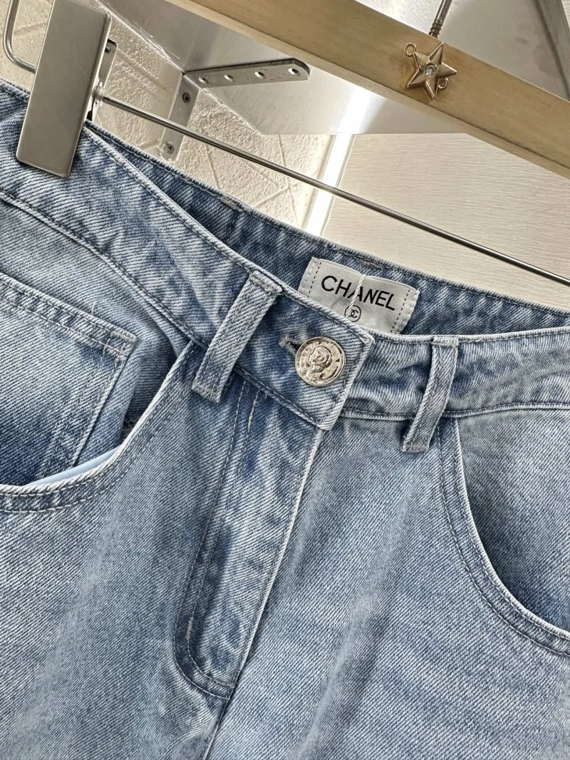 Lightweight Chanel Jeans 109824