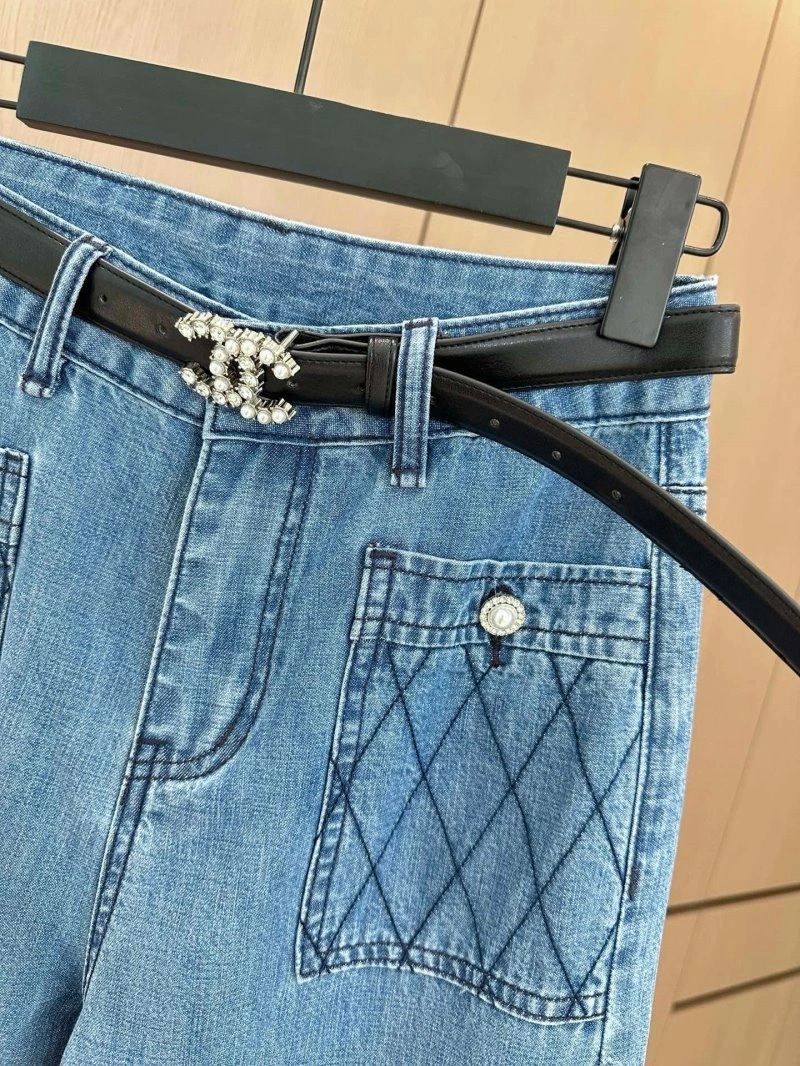 TechFriendly Chanel Jeans 109830