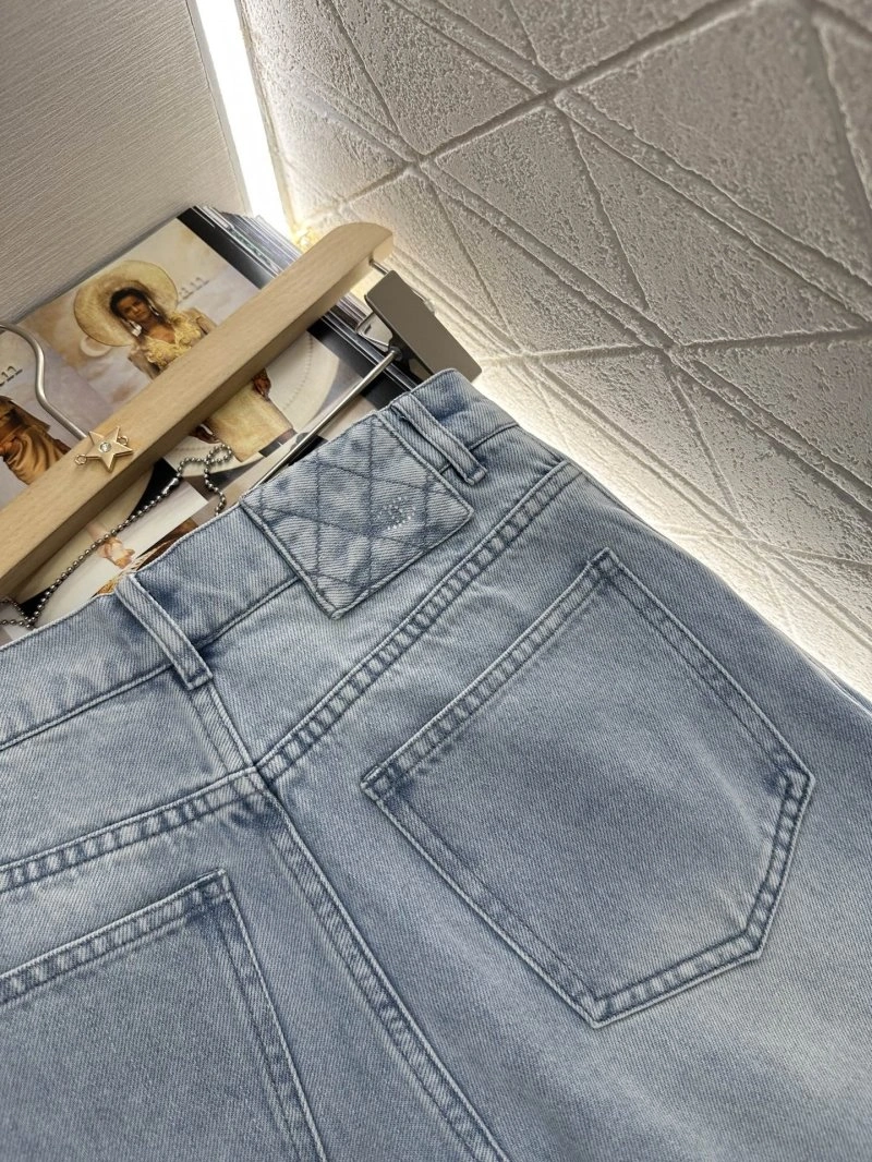 Chanel Jeans ModernLook 109487