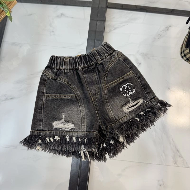 Trendsetting Chanel Kids 111132