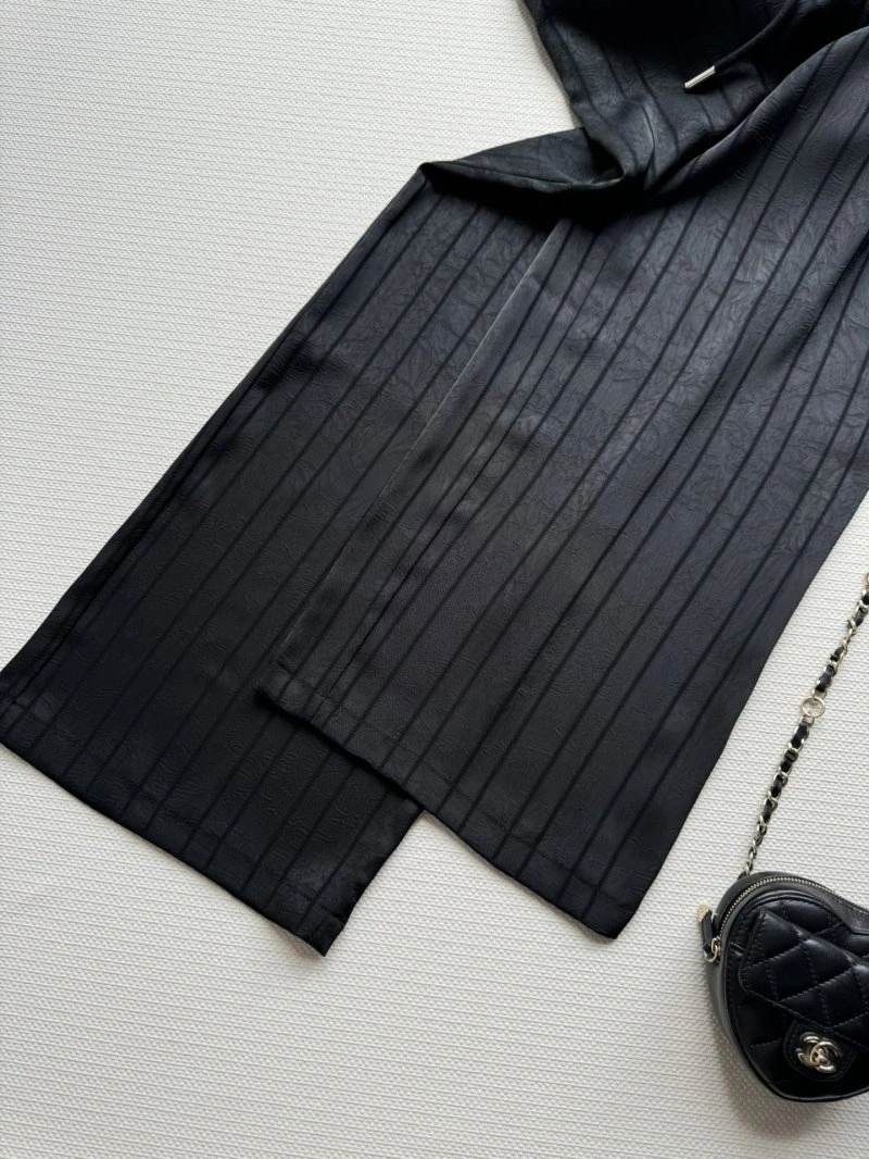 Resilient Chanel Long Pants 108151