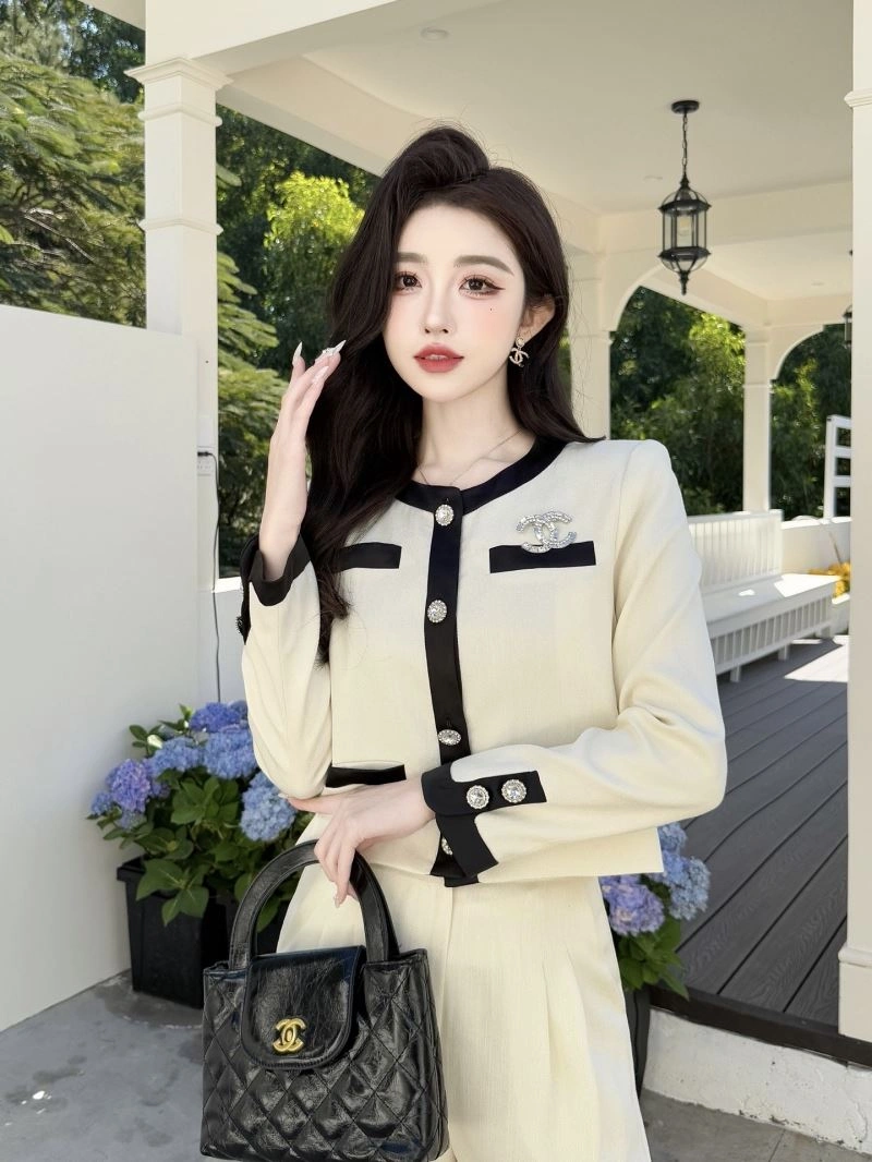 Youthful Chanel Long Suits 111409