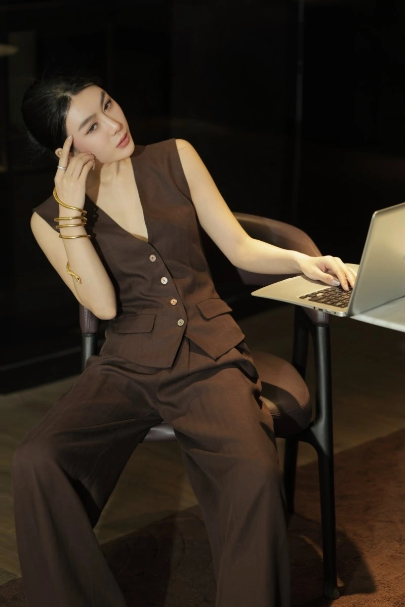 Chanel Long Suits TechFriendly 108900