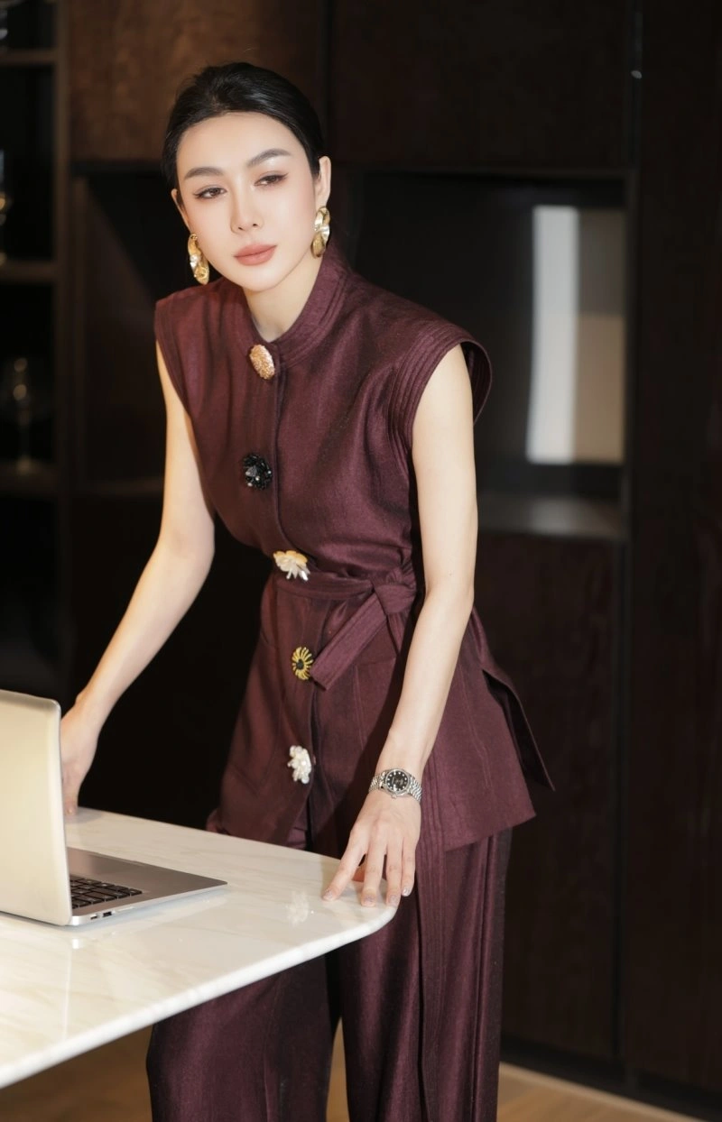 Effortless Chanel Long Suits 108887