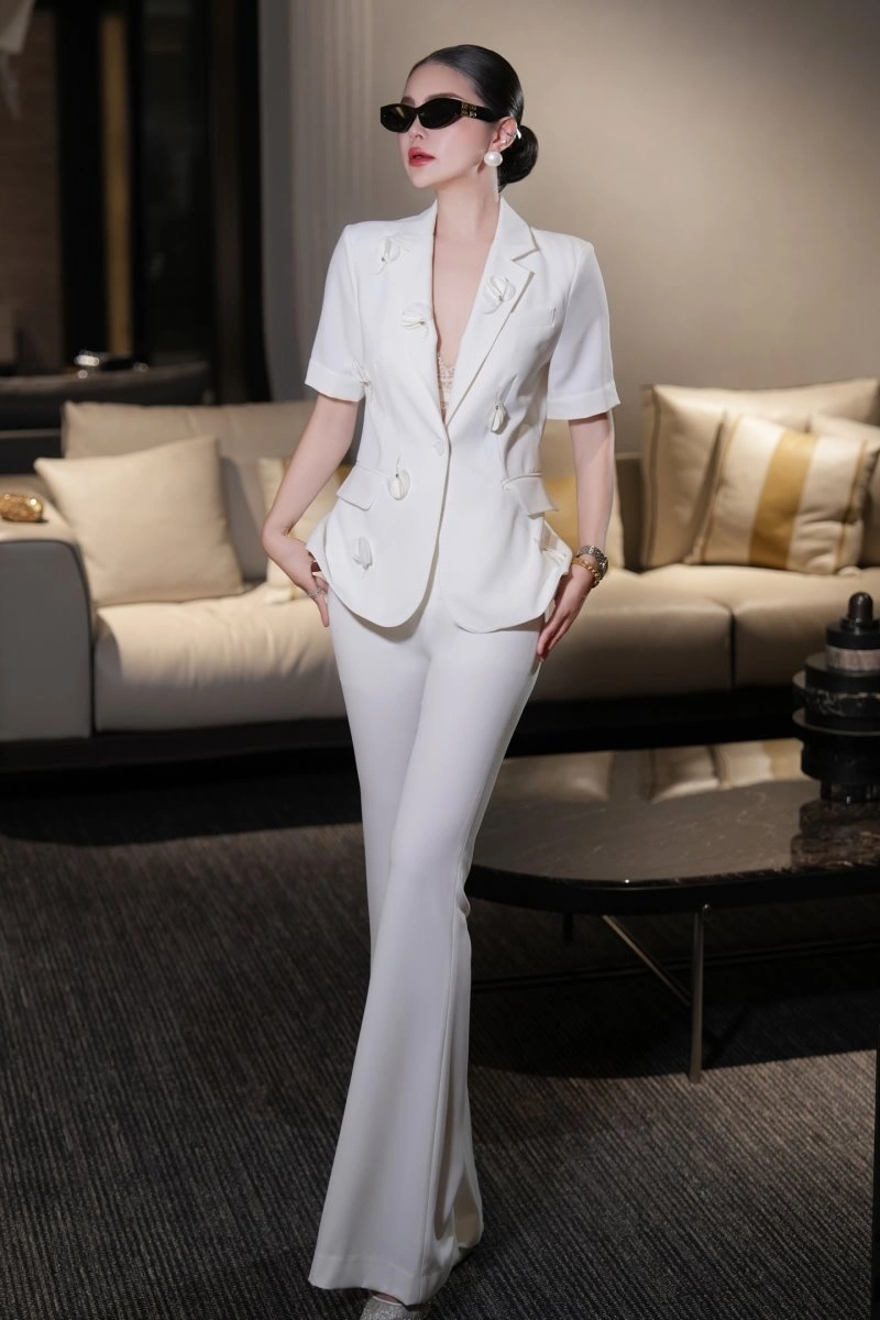 Bold Chanel Long Suits 108864