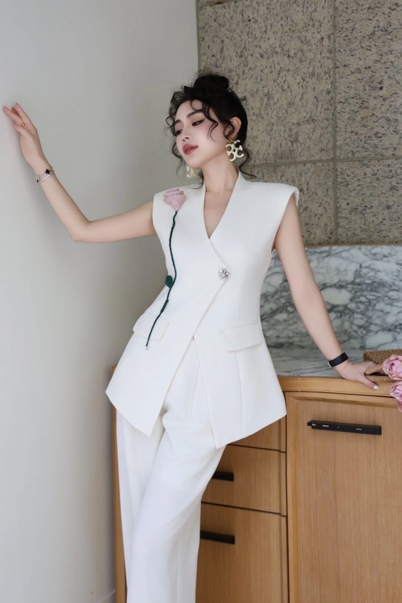 Packable Chanel Long Suits 108858
