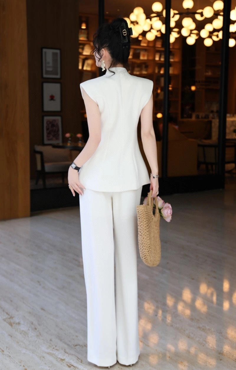 Packable Chanel Long Suits 108858