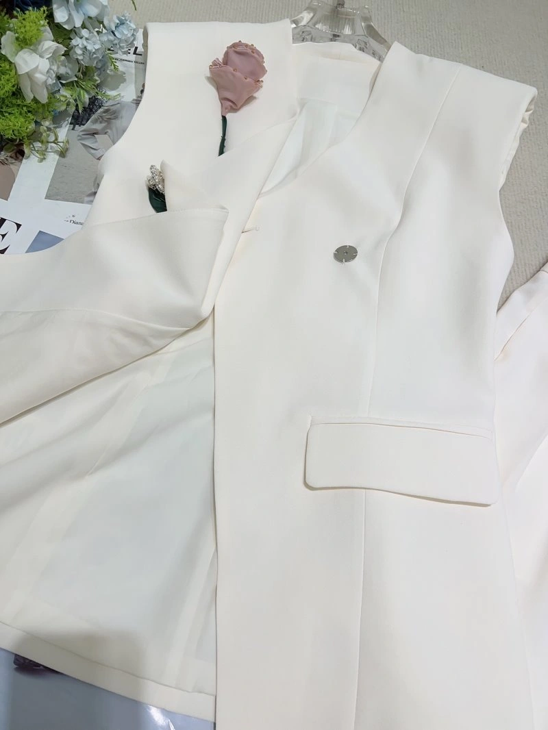 Packable Chanel Long Suits 108858
