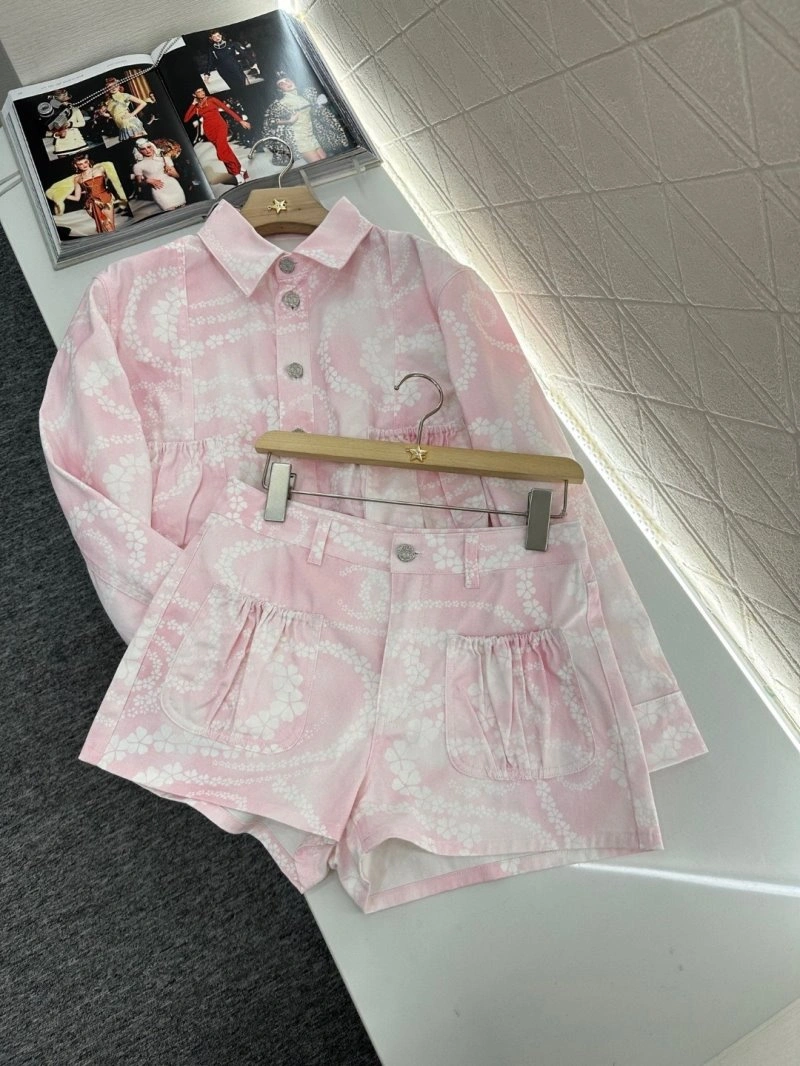 WaterResistant Chanel Long Suits 108836