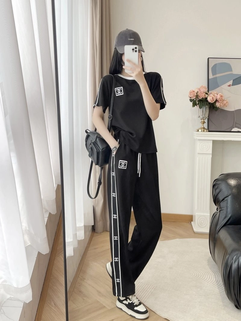 Minimalist Chanel Long Suits 108854