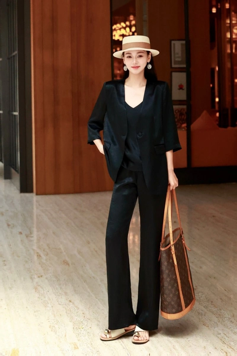 Chanel Long Suits Stylish 110527