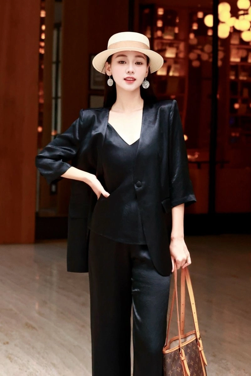 Chanel Long Suits Stylish 110527