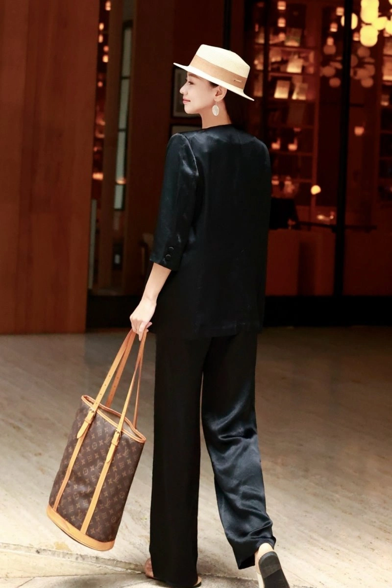 Chanel Long Suits Stylish 110527
