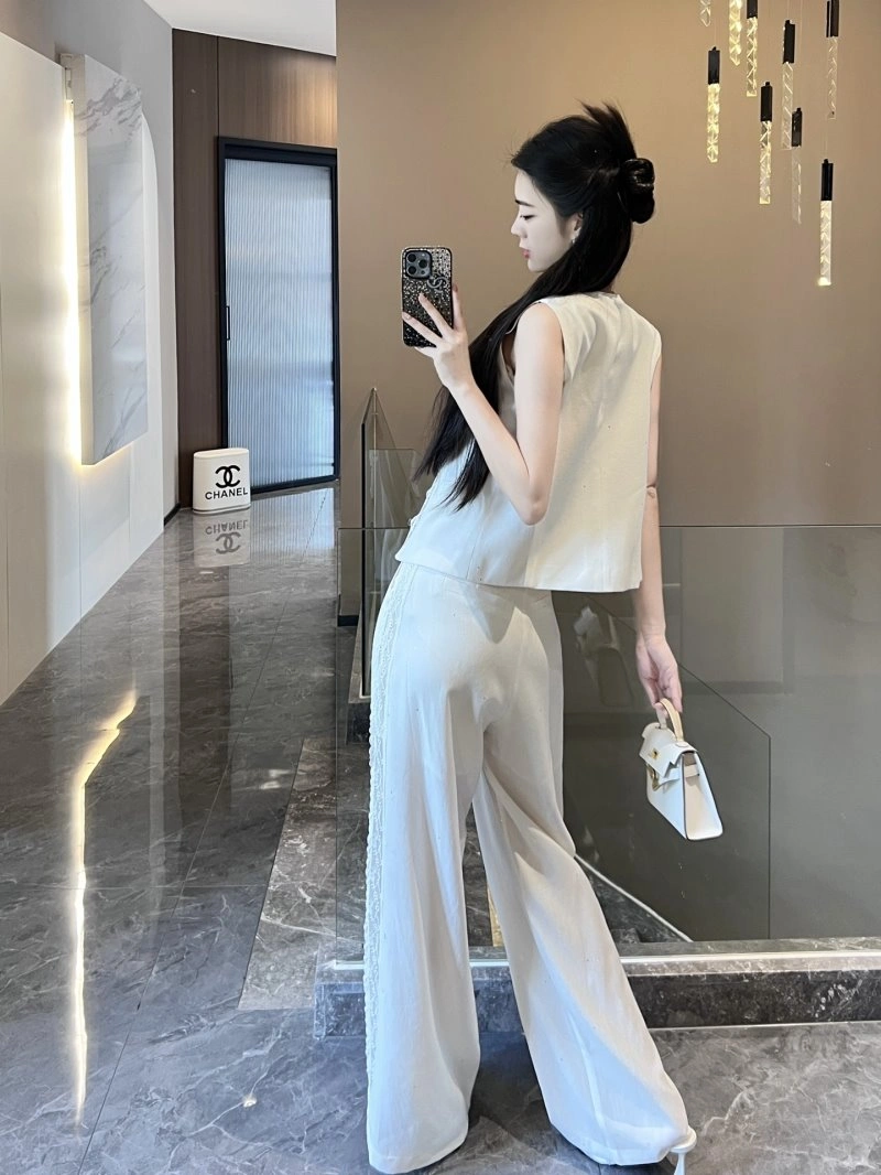 Original Chanel Long Suits 110523