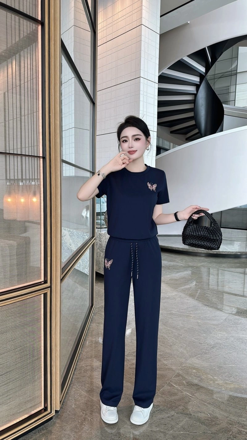 Seasonal Chanel Long Suits 110510