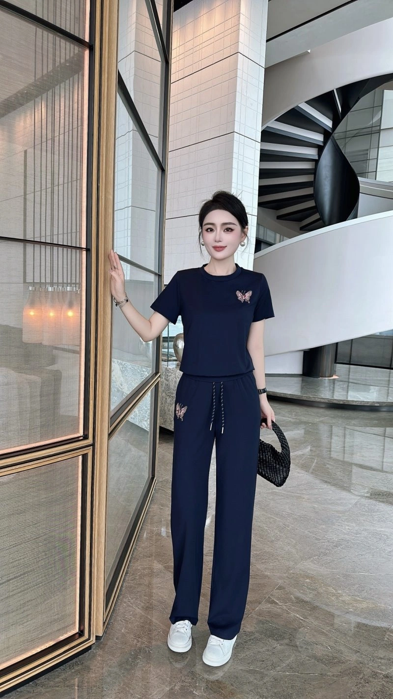 Seasonal Chanel Long Suits 110510