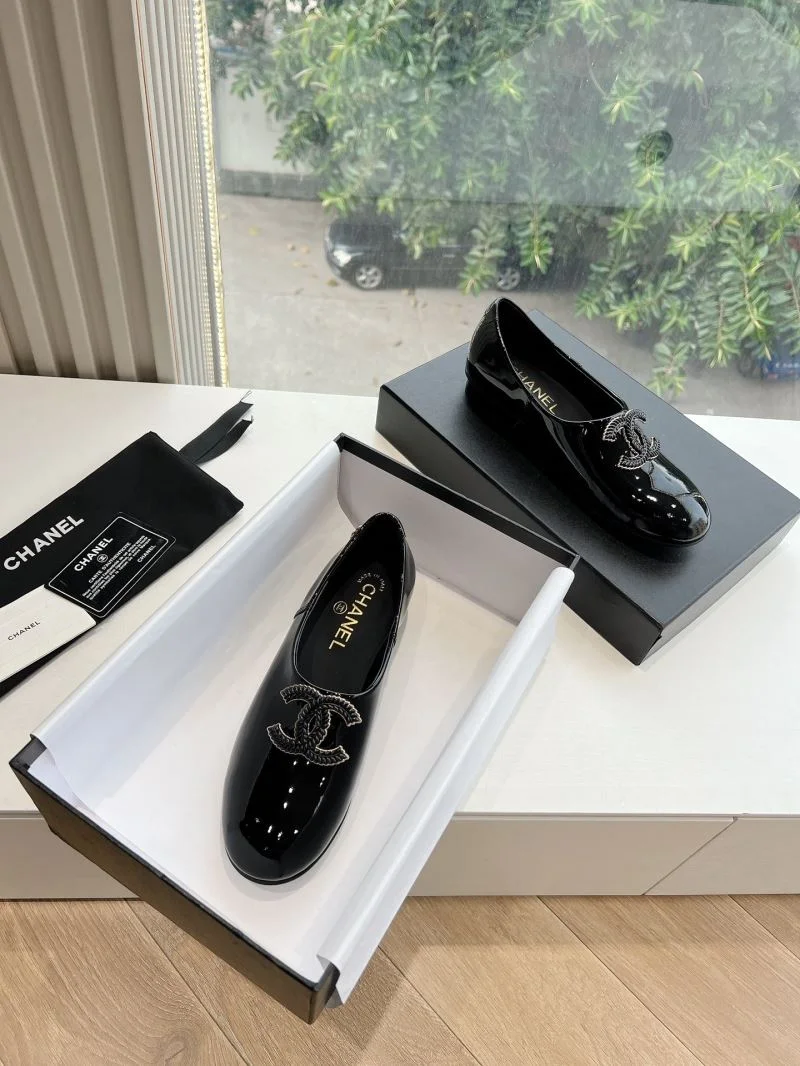 Chanel Low Shoes GoodFit 18470