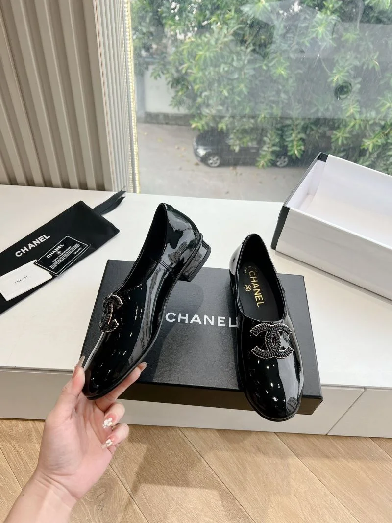 Chanel Low Shoes GoodFit 18470
