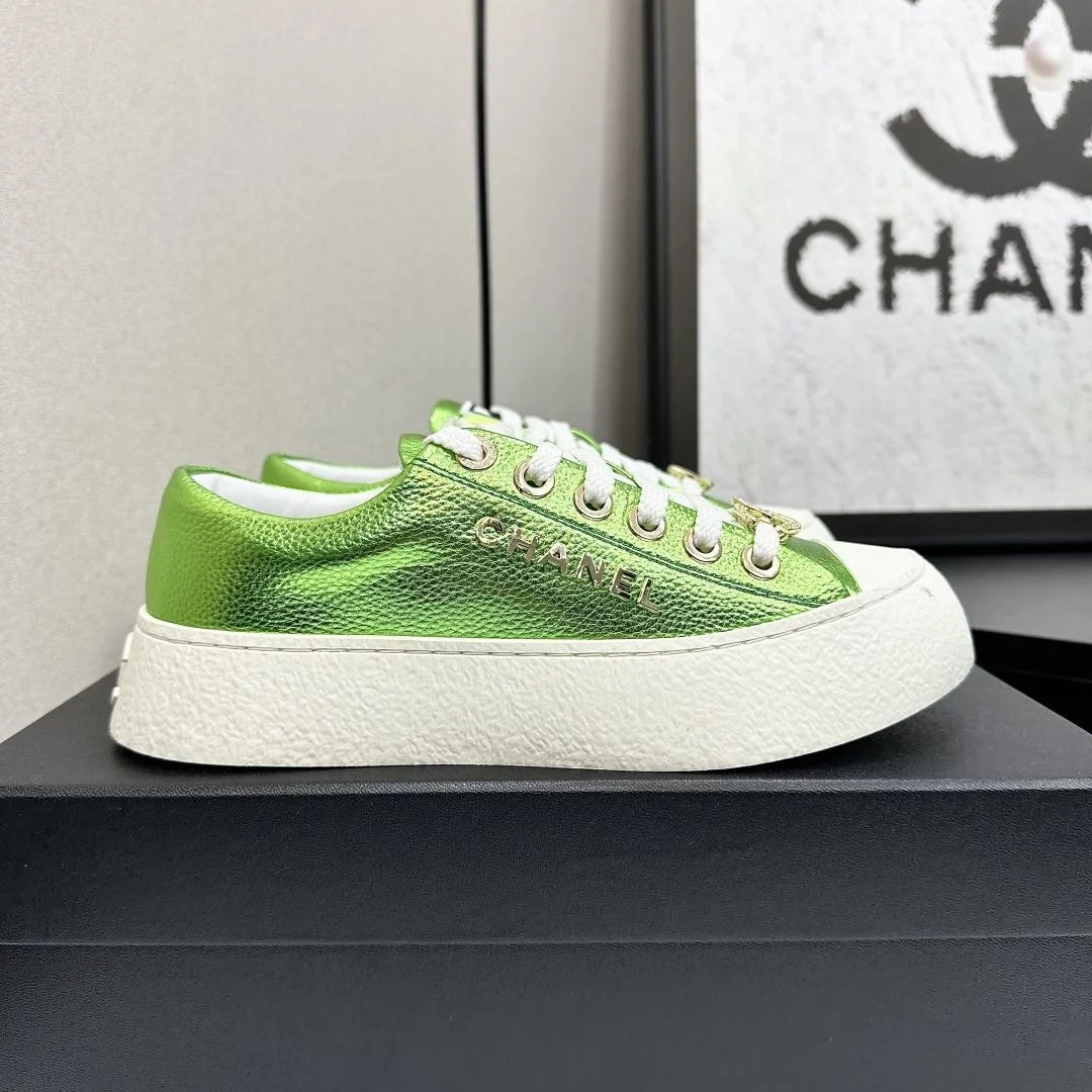 Youthful Chanel Low Shoes 18524