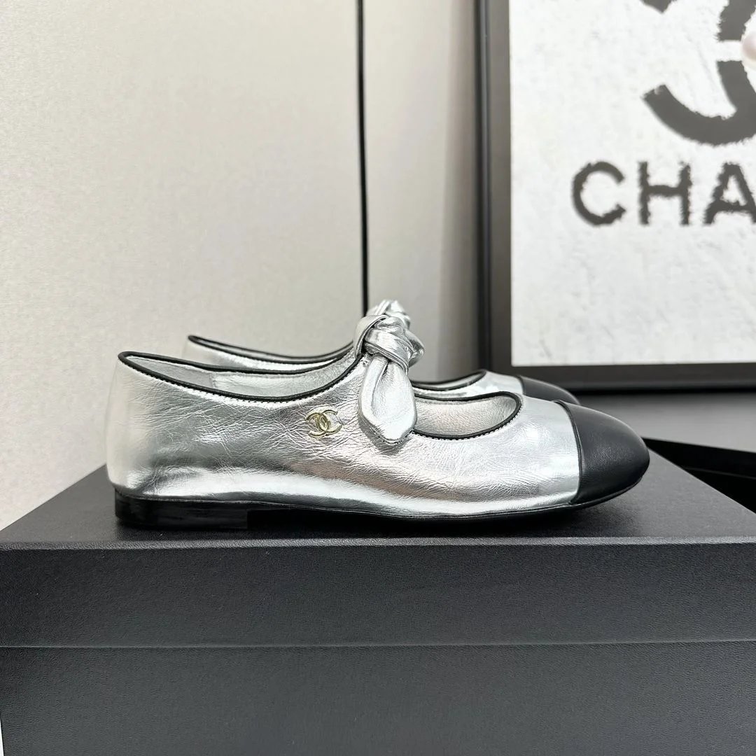 Chanel Low Shoes Unisex 18465