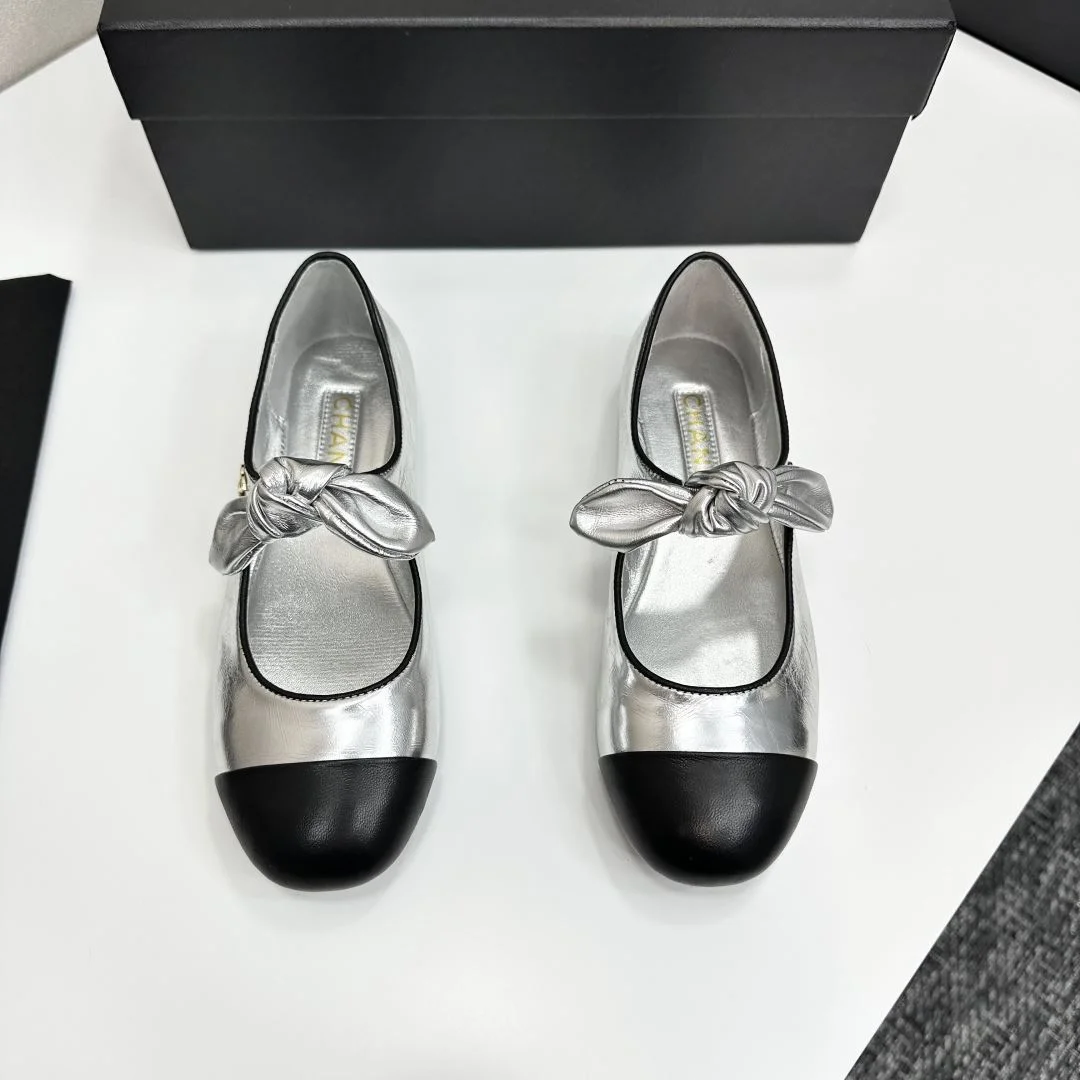 Chanel Low Shoes Unisex 18465