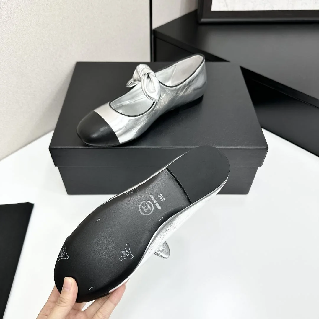 Chanel Low Shoes Unisex 18465