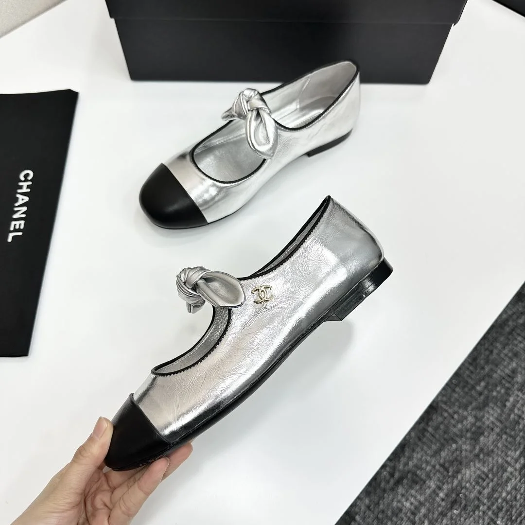 Chanel Low Shoes Unisex 18465