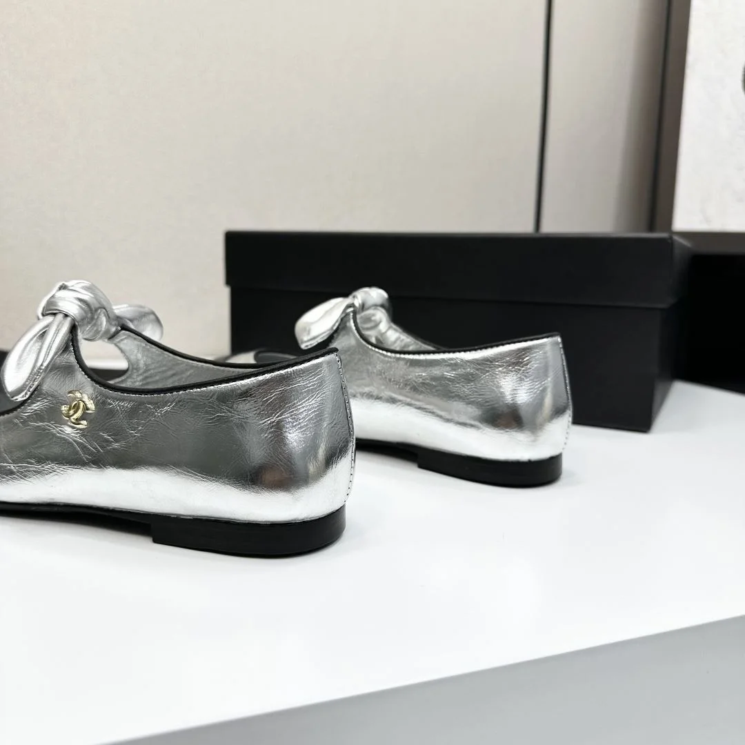 Chanel Low Shoes Unisex 18465