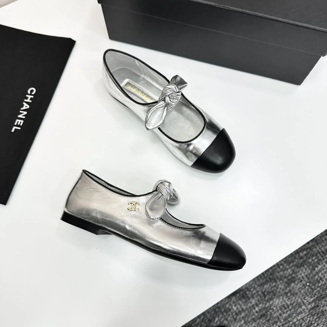 Chanel Low Shoes Unisex 18465