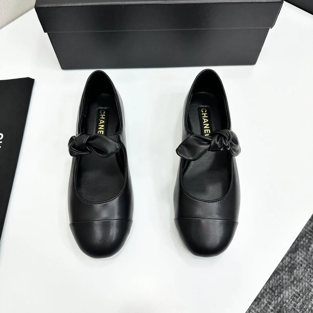 Chanel Low Shoes Packable 18489
