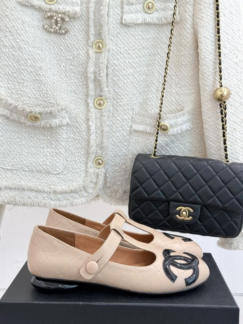 Chanel Low Shoes Neat 20327