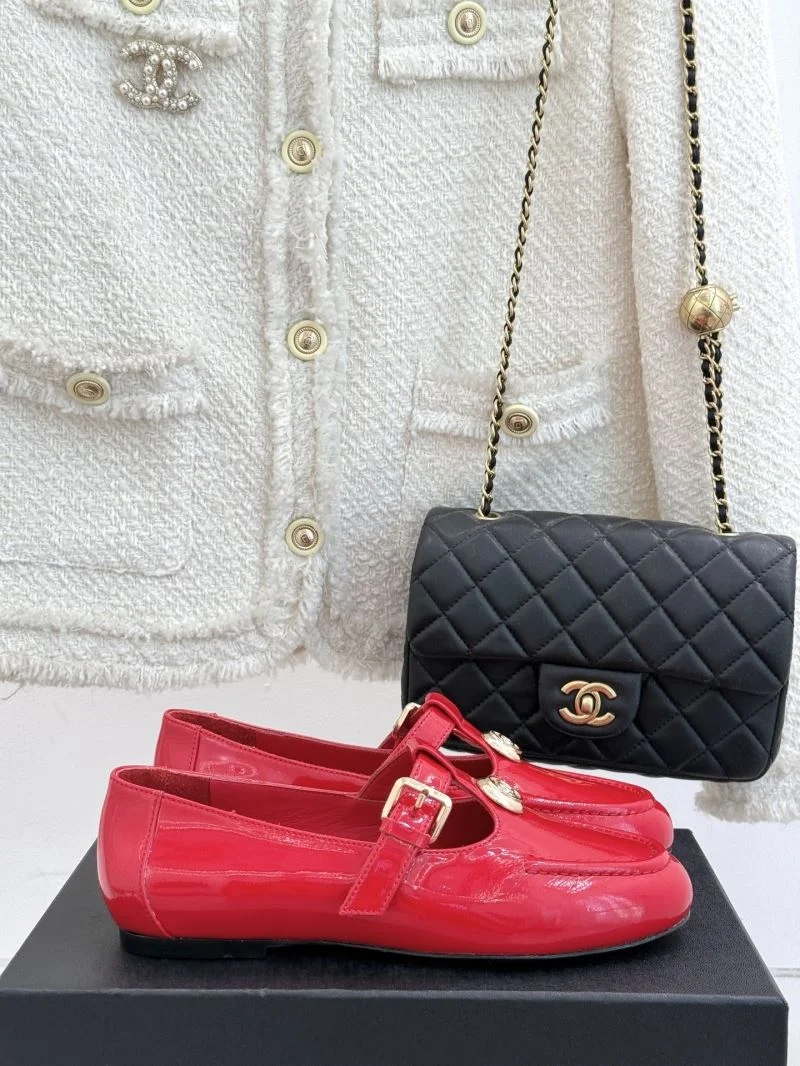 Bright Chanel Low Shoes 20317