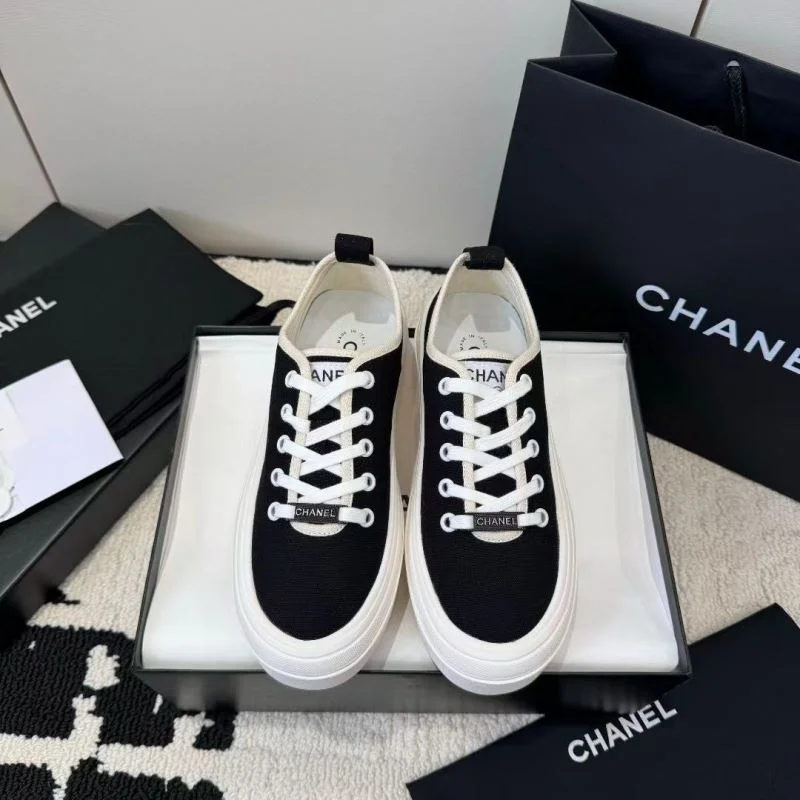 Chanel Low Shoes Trendsetting 20293