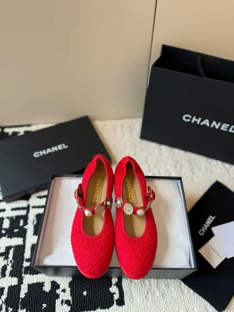 Flexible Chanel Low Shoes 20289