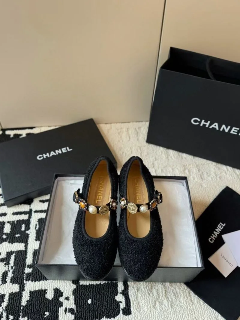 Supportive Chanel Low Shoes 20282