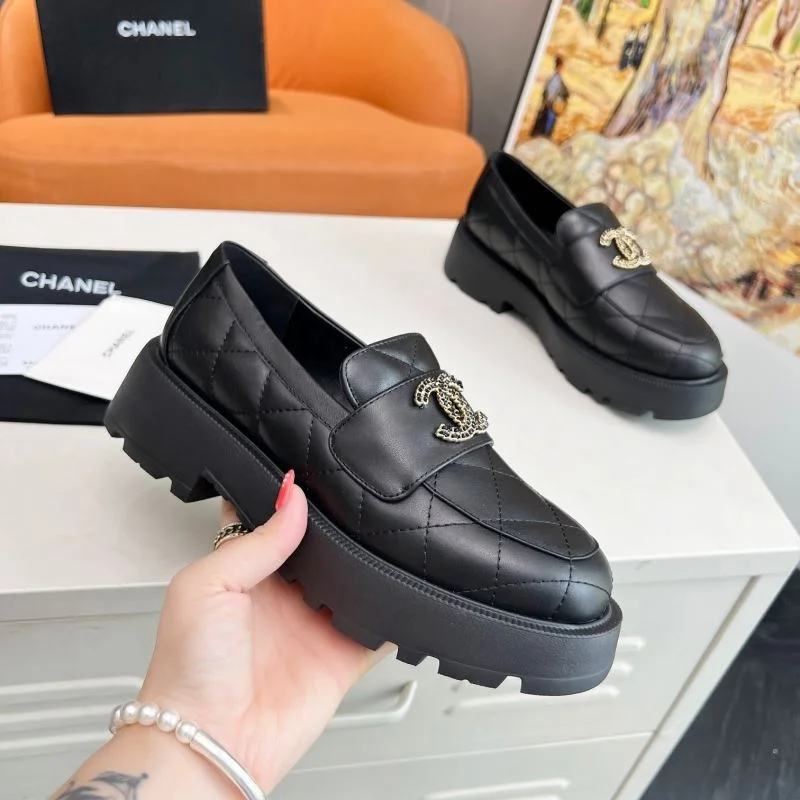 Durable Chanel Low Shoes 20299