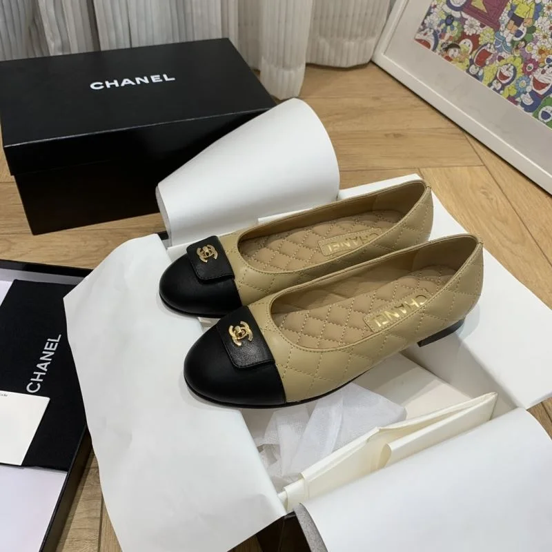 Chic Chanel Low Shoes 20270