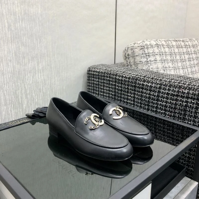 Lightweight Chanel Low Shoes 20257