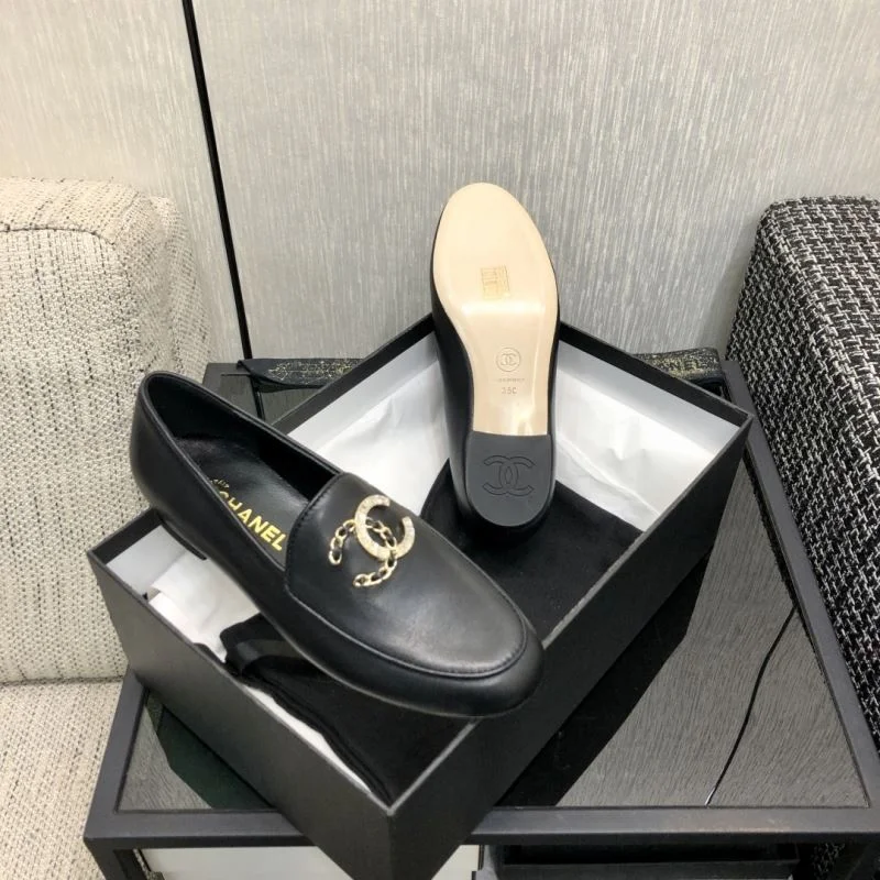Lightweight Chanel Low Shoes 20257