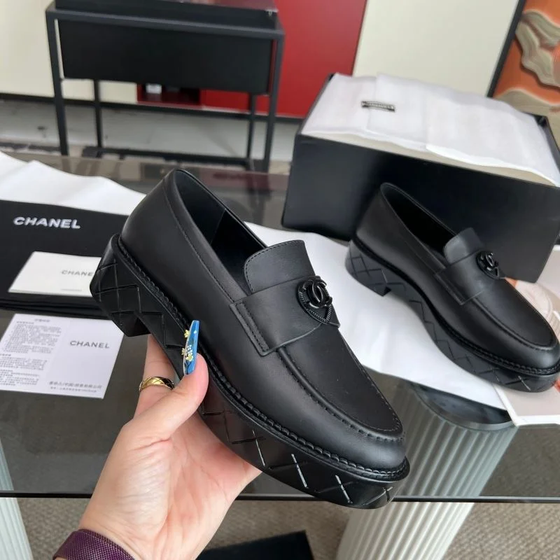 Comfortable Chanel Low Shoes 20247