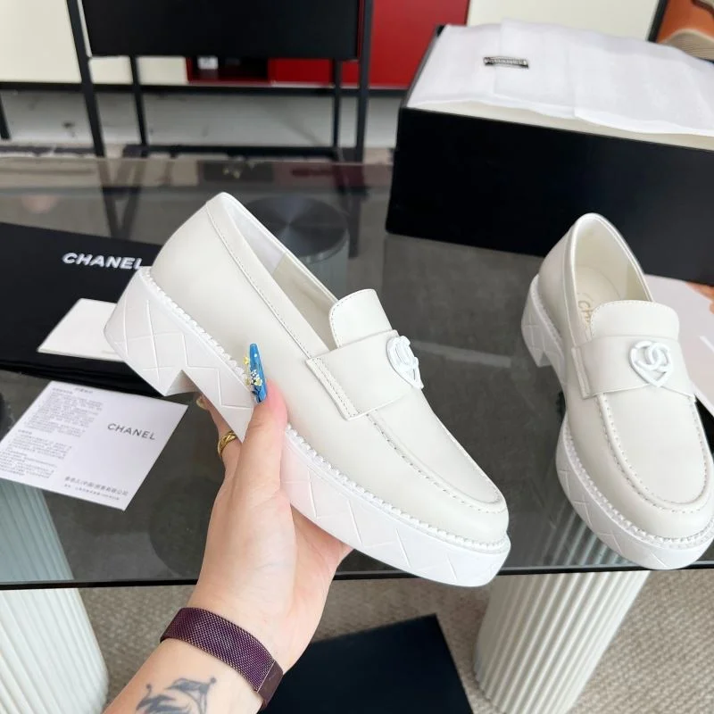 EyeCatching Chanel Low Shoes 20241